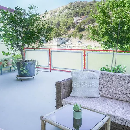 Seaside Motar Apartment