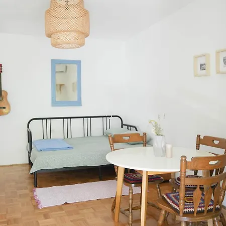 Apartment Seaside Motar *